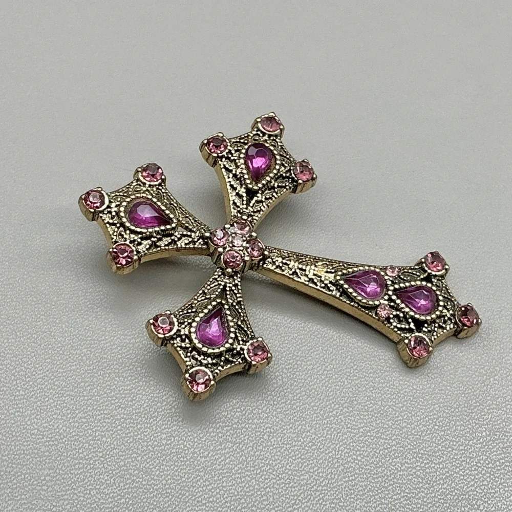 Liz Claiborne Brooch Pin Women Gold Pink Cross Rhinestone Faux Gemstone Vintage